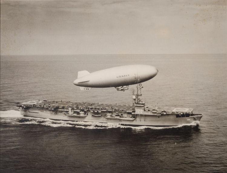Picture of Ship and Zeppelin - US Navy