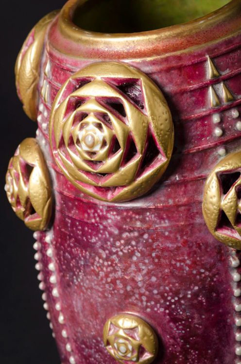 Picture of Flowers and Festooned Beads Vase